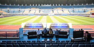 Stadion Gelora Bandung Lautan Api (GBLA) resmi diresmikan oleh Presiden Republik Indonesia, Prabowo Subianto, pada Senin, 17 Maret 2025, sebagai bagian dari peresmian serentak 17 stadion berstandar internasional yang tersebar di berbagai daerah di Indonesia. Peresmian utama dilakukan di Stadion Gelora Delta, Sidoarjo, Jawa Timur, sementara titik-titik lainnya mengikuti acara secara daring dan mendengarkan arahan langsung dari Presiden.