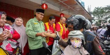 Takjil On The Street yang digelar di Masjid Lautze 2 Minggu 16 Maret 2025