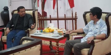 Bupati Dony Ahmad Munir dan Gilang Ramadhan.