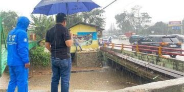 Bupati Sumedang Dony Ahmad Munir cek Sungai Cimande