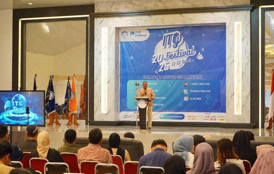 Institut Teknologi Garut (ITG) Festival 2025 yang mengusung tema “From Local Roots to Global Heights” mendapat apresiasi tinggi dari Pemerintah Kabupaten Garut. Kepala Badan Perencanaan Pembangunan Daerah (Bappeda) Garut, Didit Fajar Putradi, menyampaikan pujiannya saat menghadiri acara tersebut di Kampus ITG, Sabtu (12/4).