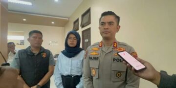 Kapolres Garut, AKBP M.Fajar Gemilang, saat mendatangi klinik swasta oknum dokter.(Foto:Istimewa).