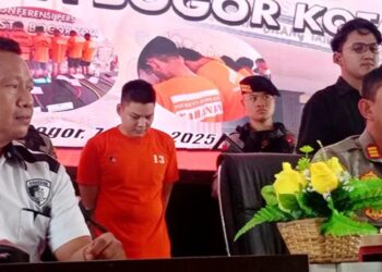 Rezky Fauzan alias Eki (28), tersangka pelaku pembunuhan tantenya, Evi Latifah (58).(Foto:Istimewa).