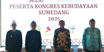 Bupati Sumedang, Dony Ahmad Munir, secara resmi membuka Kongres Kebudayaan Sumedang Tahun 2025 yang berlangsung di Pendopo Pusat Pemerintahan Sumedang (PPS), Kamis (24/4).