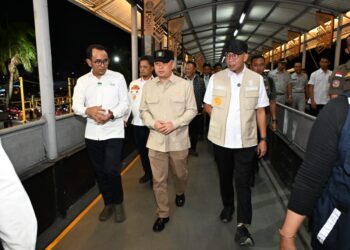 Menteri Perhubungan (Menhub) Dudy Purwagandhi mendukung penuh penerapan skema Tiba Bongkar Berangkat (TBB) di Pelabuhan Bakauheni, Lampung, guna mencegah penumpukan arus balik penumpang dari Sumatera ke Jawa.