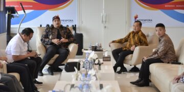 Menteri Pemuda dan Olahraga Republik Indonesia (Menpora RI) Dito Ariotedjo menerima audiensi Gubernur Nusa Tenggara Barat (NTB) Lalu Muhamad Iqbal di kantor Kemenpora, Jakarta, Senin (28/4). (foto:bagus/kemenpora.go.id)