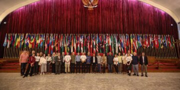 Wali Kota Bandung, Muhammad Farhan, menerima kunjungan delegasi Foreign Policy Community of Indonesia (FPCI), Kamis (17/4).