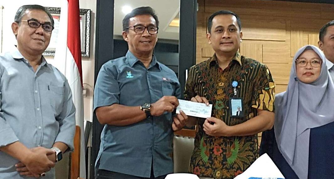 Pemkot Bogor dan Bank BJB Cabang Bogor resmi menjalin kerja sama dalam penataan kawasan Gang Roda 3 dan 4 di Jalan Surya Kencana, yang dikenal sebagai salah satu sentra wisata kuliner di Kota Bogor.(Foto: Humas Pemkot Bogor)