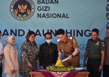 Wakil Bupati Sumedang, Fajar Aldila, meresmikan Satuan Pelayanan Pemenuhan Gizi (SPPG) Mitra Mandiri Gunung Manik di Kecamatan Tanjungsari pada Senin (28/4/2025).