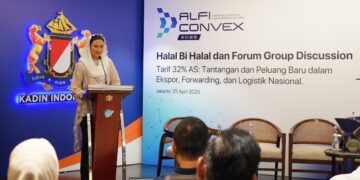 Wakil Menteri Perdagangan, Dyah Roro Esti menjadi pembicara kunci dalam Round Table Discussion Asosiasi Logistik dan Forwarder Indonesia (ALFI) di Menara Kadin, Jakarta, Jumat, (25 Apr).