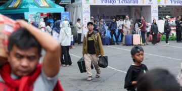 Wali Kota Bandung, Muhammad Farhan, mengungkapkan bahwa pihaknya telah mengambil berbagai langkah antisipatif untuk mengendalikan masuknya penduduk baru.