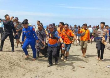 Wisatawan korban tenggelam ditemukan tewas di Pantai Pangandaran.(Foto:Istimewa).