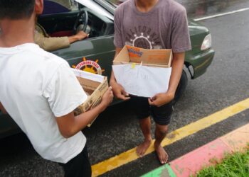 Sumbangan di jalan