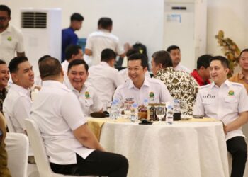 Wakil Menteri Pemuda dan Olahraga (Wamenpora) RI Taufik Hidayat menghadiri perayaan Hari Ulang Tahun (HUT) Ke-74 PBSI di Ruang Serba Guna PBSI, Cipayung, Jakarta Timur (Jaktim), Rabu (7/5) siang. Perayaan HUT ini dihadiri jajaran pengurus PBSI beserta karyawannya, dewan penasihat, para tokoh dan legenda bulu tangkis Tanah Air, para atlet, pelatih, komunitas, media serta para sponsor.(foto:Gilang/kemenpora.go.id)