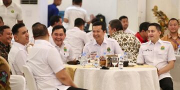 Wakil Menteri Pemuda dan Olahraga (Wamenpora) RI Taufik Hidayat menghadiri perayaan Hari Ulang Tahun (HUT) Ke-74 PBSI di Ruang Serba Guna PBSI, Cipayung, Jakarta Timur (Jaktim), Rabu (7/5) siang. Perayaan HUT ini dihadiri jajaran pengurus PBSI beserta karyawannya, dewan penasihat, para tokoh dan legenda bulu tangkis Tanah Air, para atlet, pelatih, komunitas, media serta para sponsor.(foto:Gilang/kemenpora.go.id)