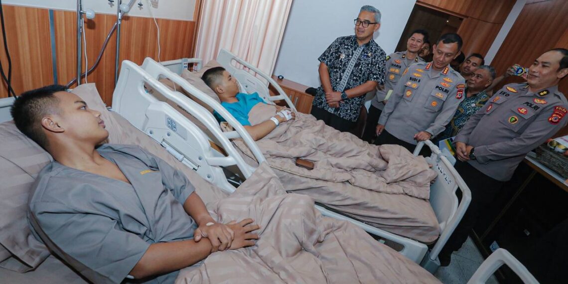 Wali Kota Bandung Muhammad Farhan bersama Kapolrestabes Bandung Kombes Pol Budi Sartono.(Foto: Humas Pemkot Bandung)