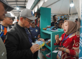 Menteri Perdagangan Budi Santoso resmi meluncurkan Gerakan Kamis Pakai Lokal (GASPOL) di Kantor Kementerian Perdagangan, Kamis pagi (8/5).