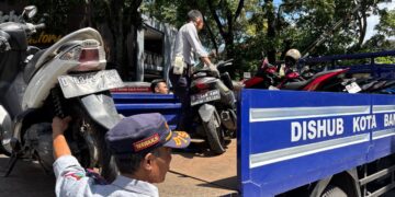 Penertiban parkir liar.(Foto: Humas Pemkot Bandung)