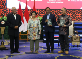 Buku Pengantar Pemahaman Konsepsi Dasar Sekitar Hak Atas Kekayaan Intelektual (HaKI) edisi kedua karya Bambang Kesowo resmi diluncurkan pada Rabu (14/5) di Auditorium Lantai 3, Gedung B.J. Habibie, Badan Riset dan Inovasi Nasional (BRIN), Jakarta.