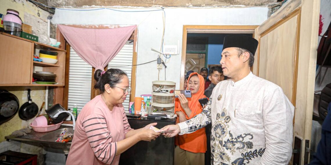 Wakil Wali Kota Bandung, Erwin, langsung bergerak cepat menangani kasus kekerasan diduga dilakukan oleh rentenir.(Foto: Dok. Humas Pemkot Bandung)