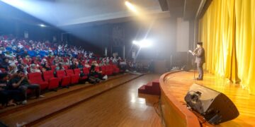 SMP 8 Muhammadiyah Bandung menggelar pagelaran Drama Musikal Islami bertajuk Mudal Berkarya di Dago Tea House, Kamis (9/5/2025). Acara ini mendapat apresiasi langsung dari Wakil Wali Kota Bandung, Erwin, yang hadir menyaksikan pertunjukan tersebut.