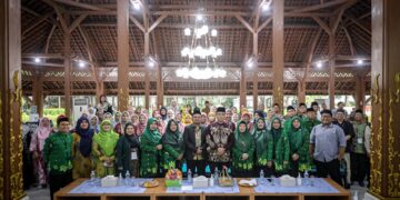 Pemerintah Kota (Pemkot) Bandung terus memperkuat komitmennya dalam mendorong transformasi digital di sektor pendidikan.(Foto: Humas Pemkot  Bandung)