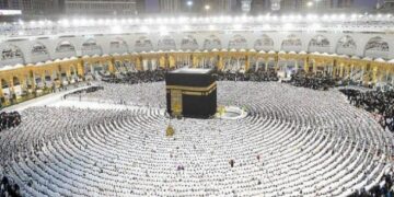 Jamaah haji mengikuti sholat di Masjidil Haram. (Dok. Istimewa)