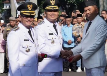Gubernur Jabar, Dedi Mulyadi, melantik Cecep Nurul Yakin dan Asep Sopari Al-Ayubi sebagai Bupati dan Wakil Bupati Tasikmalaya.(Foto:Istimewa).
