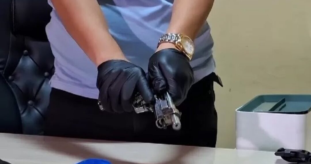 Barang bukti pistol mainan berbentuk korek api gas milik pelaku.(Foto:Istimewa)