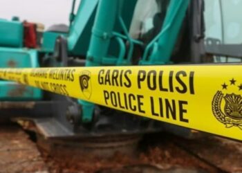 Polresta Cirebon memasang garis polisi dalam penutupan lokasi tambang di Kecamatan Beber, Kabupaten Cirebon.(Foto:Istimewa).