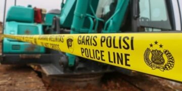 Polresta Cirebon memasang garis polisi dalam penutupan lokasi tambang di Kecamatan Beber, Kabupaten Cirebon.(Foto:Istimewa).