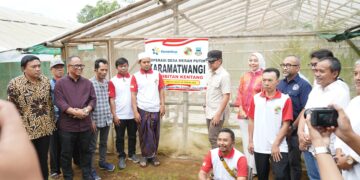 – Wakil Menteri Dalam Negeri (Wamendagri), Bima Arya Sugianto, melakukan kunjungan kerja ke Desa Karamatwangi, Kecamatan Cisurupan, Kabupaten Garut, pada Sabtu (31/5/2025). Kunjungan ini bertujuan untuk memantau langsung percepatan pembentukan Koperasi Desa Merah Putih di wilayah tersebut.