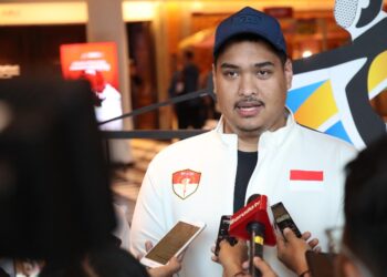 Menteri Pemuda dan Olahraga (Menpora) RI Dito Ariotedjo kembali mengungkapkan optimisme Timnas Sepak Bola Indonesia lolos ke Piala Dunia 2026. Hal itu disampaikan seusai menyaksikan laga final Asian Fencing Championship 2025 di Westin Resort Nusa Dua Bali, Minggu (22/6) sore.(foto:raiky/kemenpora.go.id)