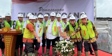 Pemerintah Kabupaten Bogor melalui Perumda Pasar Tohaga resmi memulai pembangunan Pasar Rakyat Leuwiliang, Rabu (18/6), yang ditandai dengan pemasangan tiang pancang pertama. (Foto: Dok. Humas Pemkab Bogor)