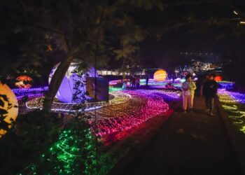Wahana Galactic Glow 2025