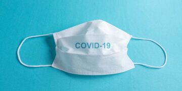 Memakai masker sebagai salah satu prokes Covid-19. (Dok. Istimewa)