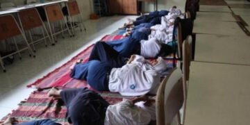 Sejumlah siswa tidur siang di saat jam pelajaran d sebuah SMP dalam "Program Tidur Siang'. (Dok. Istimewa)