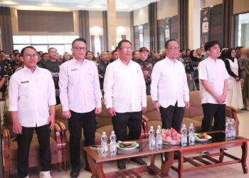 Halal Bihalal Kesatuan Niaga Celluler Indonesia (KNCI) Garut yang bertempat di Gedung Patriot Graha Bela Negara, Jalan Pananjung, Kecamatan Tarogong Kaler, Kabupaten Garut, Rabu (11/6/2025).  

(Foto: Anggana MKK/ Sofyan Fauzi/ Diskominfo Kabupaten Garut)