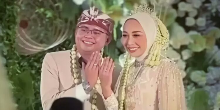 Pernikahan putra sulung Dedi Mulyadi, Maulana Akbar dan Wakil Bupati Garut, Luthfianisa Putri Karlina.(Foto:Istimewa).