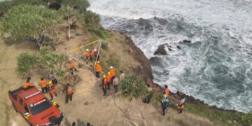 Proses pencarian Tim SAR gabungan terhadap 2 mahasiswa hilang di Pantai Puncak Guha, Kabupaten Garut.(Foto:Istimewa).