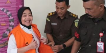 Heni Mulyani (53), Kepala Desa Cikujang, Kecamatan Gunungguruh, Kabupaten Sukabumi.(Foto:Istimewa).