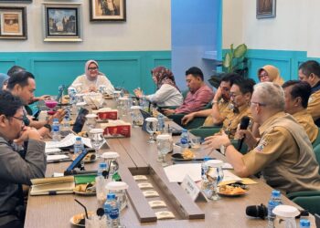 Anggota Komite III Dewan Perwakilan Daerah (DPD) Republik Indonesia (RI) Daerah Pemilihan Jawa Barat (Jabar) Agita Nurfianti menyampaikan, perlindungan sosial harus akurat, adil, dan menjangkau yang rentan. Hal tersebut disampaikannya pada kegiatan Reses Penyerapan Aspirasi Masyarakat dan Daerah sebagai bagian dari pengawasan pelaksanaan Undang-Undang Nomor 11 Tahun 2009 tentang Kesejahteraan Sosial, Selasa (29/7), di Bandung, Jabar.