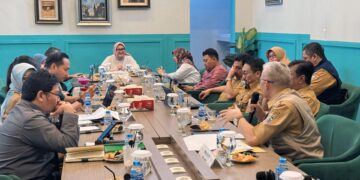 Anggota Komite III Dewan Perwakilan Daerah (DPD) Republik Indonesia (RI) Daerah Pemilihan Jawa Barat (Jabar) Agita Nurfianti menyampaikan, perlindungan sosial harus akurat, adil, dan menjangkau yang rentan. Hal tersebut disampaikannya pada kegiatan Reses Penyerapan Aspirasi Masyarakat dan Daerah sebagai bagian dari pengawasan pelaksanaan Undang-Undang Nomor 11 Tahun 2009 tentang Kesejahteraan Sosial, Selasa (29/7), di Bandung, Jabar.