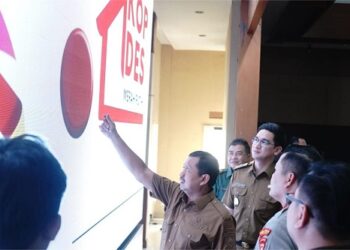 Bupati Sumedang Dony Ahmad Munir meminta agar Koperasi Desa Merah Putih (KDMP) yang baru saja diluncurkan segera aktif beroperasi tanpa menunggu modal besar. Hal itu disampaikan saat memberikan arahan kepada para pengurus KDMP dalam acara peluncuran yang digelar di Aula Tampomas PPS, Senin (28/7).