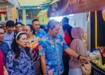 Wali Kota Bogor, Dedie A. Rachim, menyampaikan apresiasi atas antusiasme luar biasa masyarakat terhadap festival tersebut. Ia menilai bahwa tingginya partisipasi publik menjadi bukti bahwa perpaduan budaya dan ekonomi kreatif mampu memberikan kontribusi positif terhadap pemulihan ekonomi.