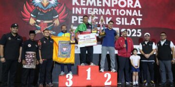 Menteri Pemuda dan Olahraga Republik Indonesia (Menpora RI) Dito Ariotedjo, menyampaikan apresiasinya untuk Kejuaraan Pencak Silat bertajuk 'Kemenpora International Pencak Silat Championship 2025'. Hal itu Menpora Dito sampaikan usai memberikan medali pada penutupan kejuaraan di Padepokan Pencak Silat TMII, Jakarta, Minggu (13/7) petang. (foto:Herry/kemenpora.go id)