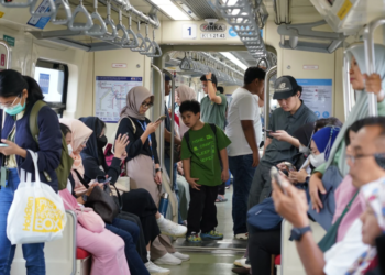 Penumpang LRT.(Foto: Dok. Humas KAI)