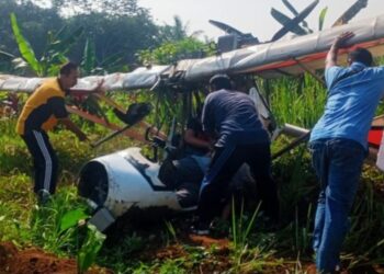 Pesawat latih jenis Microlight Fixedwing Quicksilver GT500 register PK-S126, jatuh di kawasan Ciampea, Kabupaten Bogor.(Foto:Istimewa).