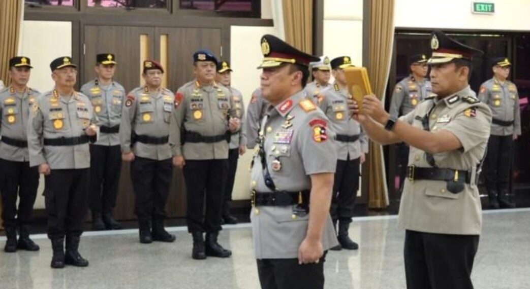 Prosesi pelantikan Komjen Pol. Dedi Prasetyo menjadi Wakapolri.(Foto:Istimewa).