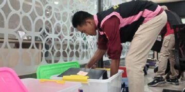 Tim penyidik Kejari Kabupaten Bandung menyita dokumen di kantor PT BDS terkait kasus korupsi.(Foto:Istimewa).